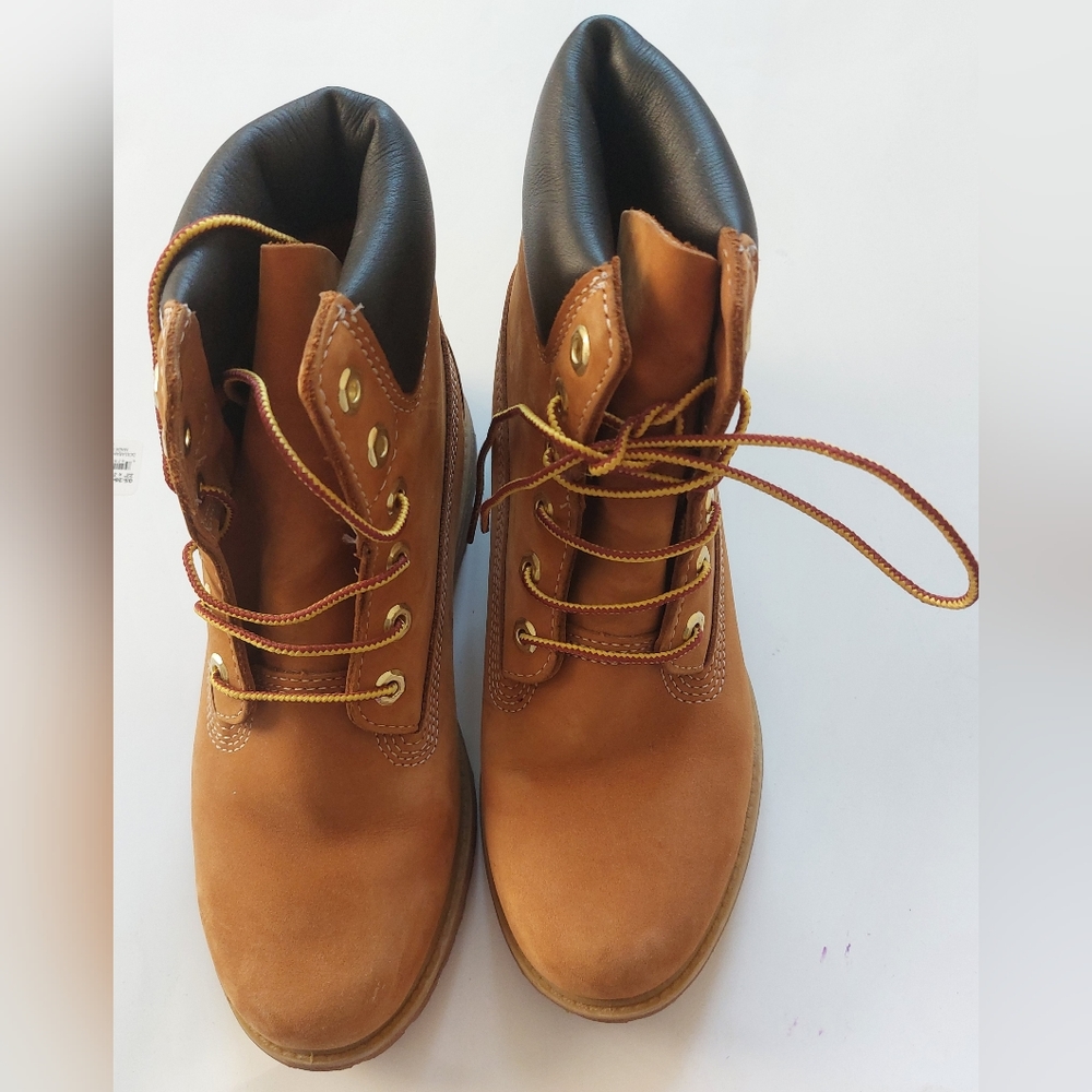 Twice used Women Temberland boot